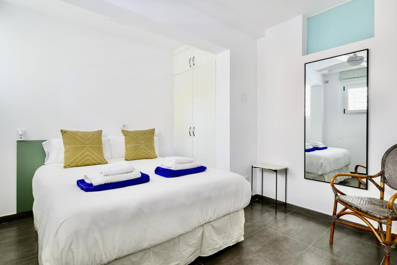 Charming 2 Bedroom Retreat With Beachfront Views San Bartolomé 外观 照片